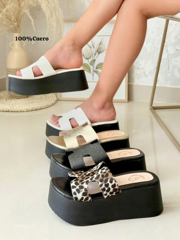 SANDALIAS EN CUERO