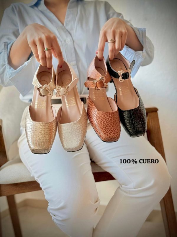 TACONES EN CUERO